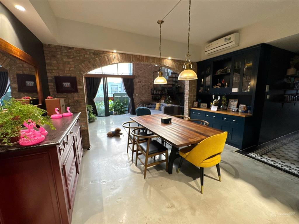 Duplex emerald 200m2  5pn 4wc. căn hộ nội thất đẹp nhất khu tây sài gòn, chủ nhà để lại full nt
