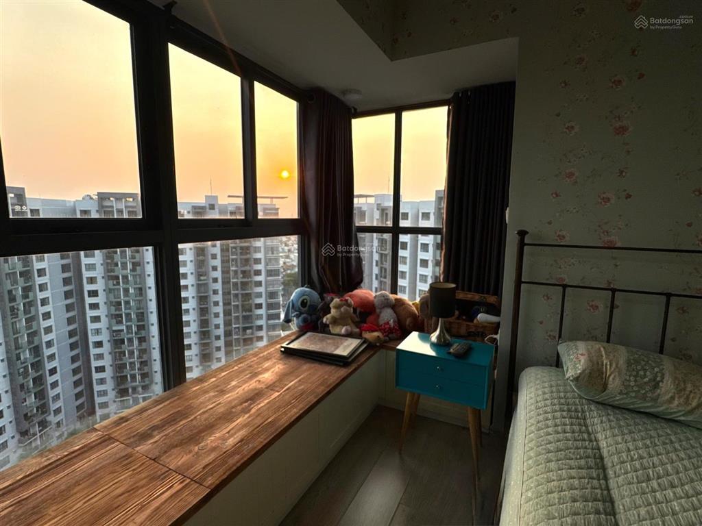 Duplex emerald 200m2  5pn 4wc. căn hộ nội thất đẹp nhất khu tây sài gòn, chủ nhà để lại full nt