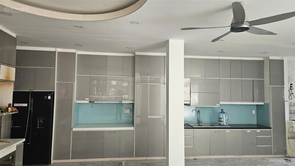 Hot  villa đường bát nàn 8 phòng ngủ, 15mx18m  70tr / tháng