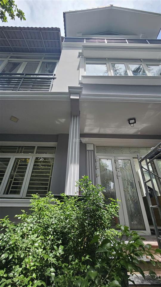 Hot  villa đường bát nàn 8 phòng ngủ, 15mx18m  70tr / tháng