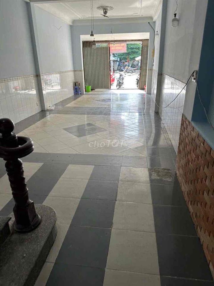 Nhà mặt tiền kinh doanh  cho thuê nguyên căn chợ bà hom