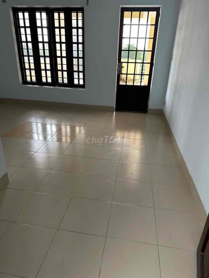 Nhà mặt tiền kinh doanh  cho thuê nguyên căn chợ bà hom