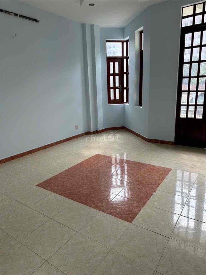 Nhà mặt tiền kinh doanh  cho thuê nguyên căn chợ bà hom