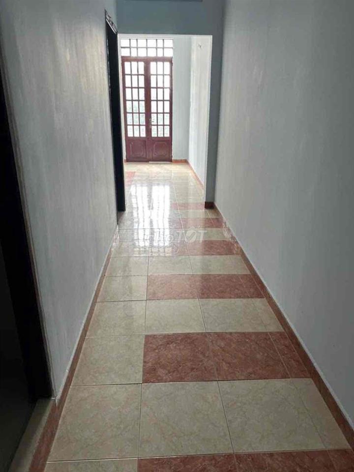 Nhà mặt tiền kinh doanh  cho thuê nguyên căn chợ bà hom