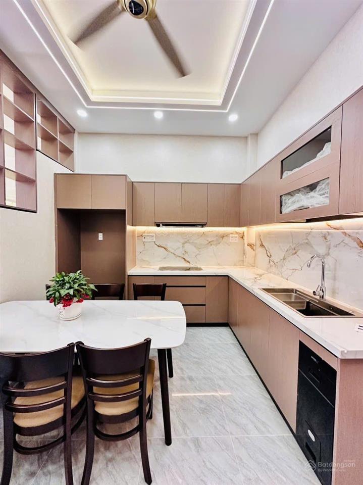 Bán nhà riêng 3pn, 3wc, 104m2 tại hà huy giáp, 5,5 tỷ vnd