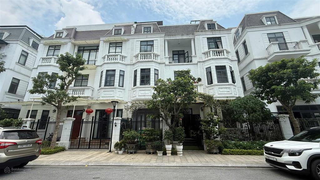Chuyển nhượng bt song lập, manhattan vinhomes imperia, đằng sau shop house, gần tttm