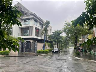 Cần bán gấp lô góc tại đường lê hữu tự, cạnh trụ sở công an xã nguyên khê, đang cho thuê nhà hàng