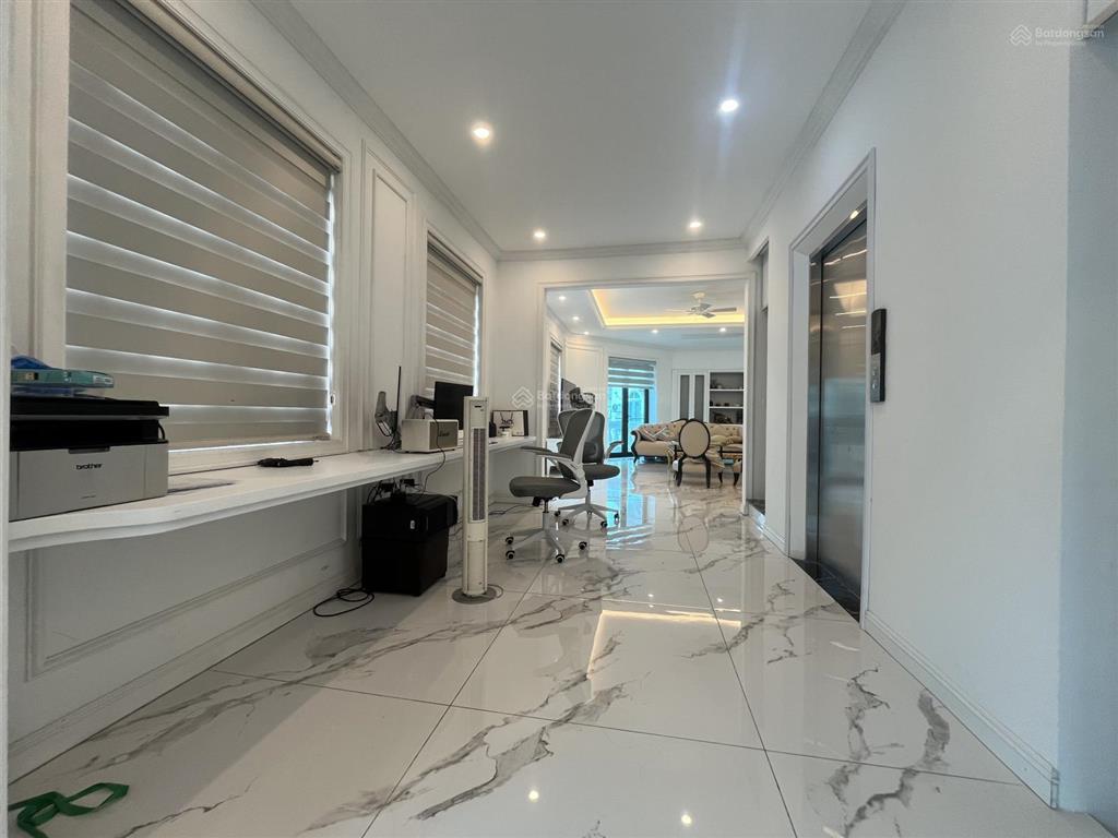 Bán liền kề góc đã hoàn thiện thang máy nội thất
