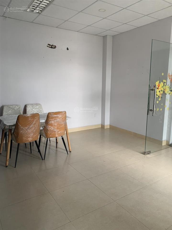 Cho thuê văn phòng nguyễn thế truyện, phường tân sơn nhì, 40m2, giá 9tr. có máy lạnh, đường lớn
