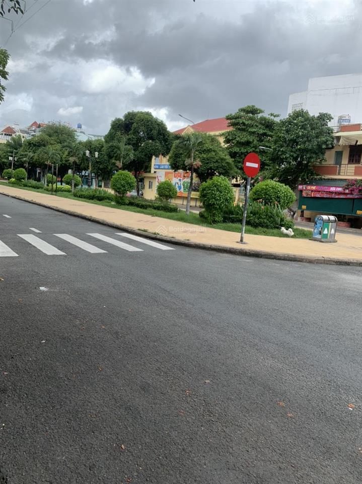 Cho thuê văn phòng nguyễn thế truyện, phường tân sơn nhì, 40m2, giá 9tr. có máy lạnh, đường lớn