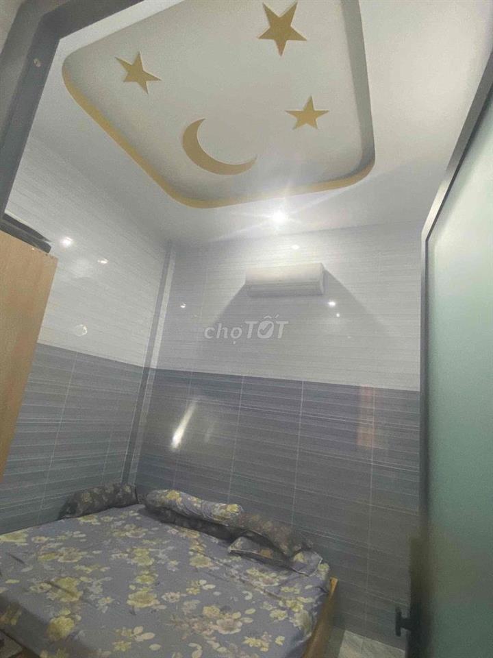 nhà nóc thái mới 99% 5x70 thổ cư 50m 1ty290