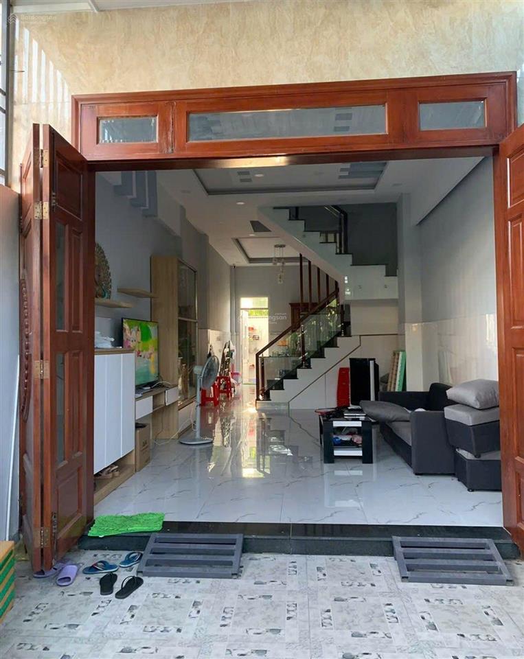 Nhỉnh 5 tỷ có nhà 3 tầng, đẹp, sổ hồng riêng, đường ô tô, phường thạnh lộc, q12, tp hcm