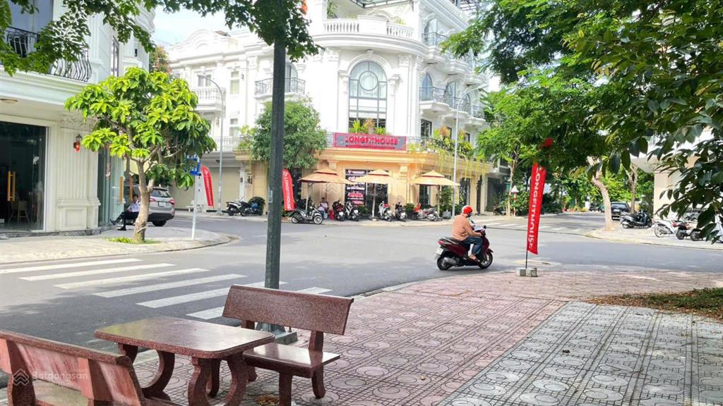 Chính chủ cần bán đất kđt hà quang 2 nha trang 111,8m2 mặt tiền 6,21m, đối diện công viên, giá tốt