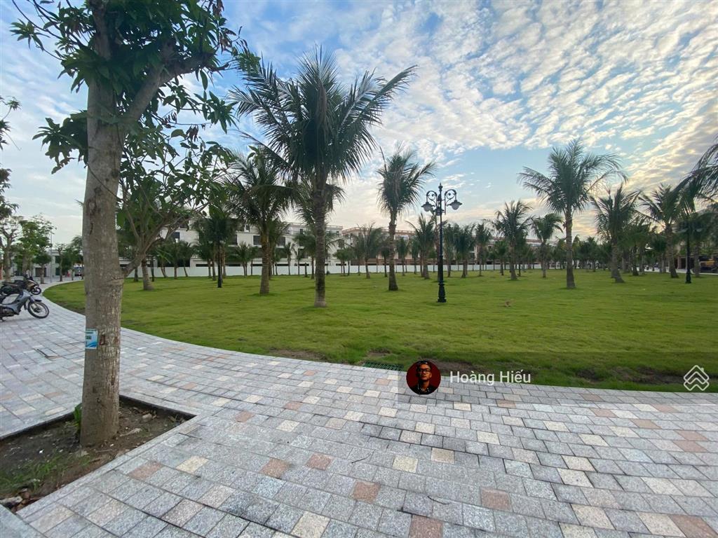 Chuyển nhượng biệt thự song lập góc khu hoàng gia  vinhomes vũ yên, hải phòng.