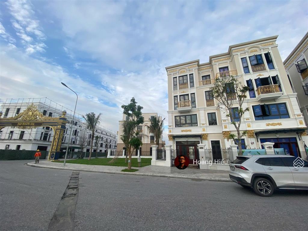 Chuyển nhượng biệt thự song lập góc khu hoàng gia  vinhomes vũ yên, hải phòng.