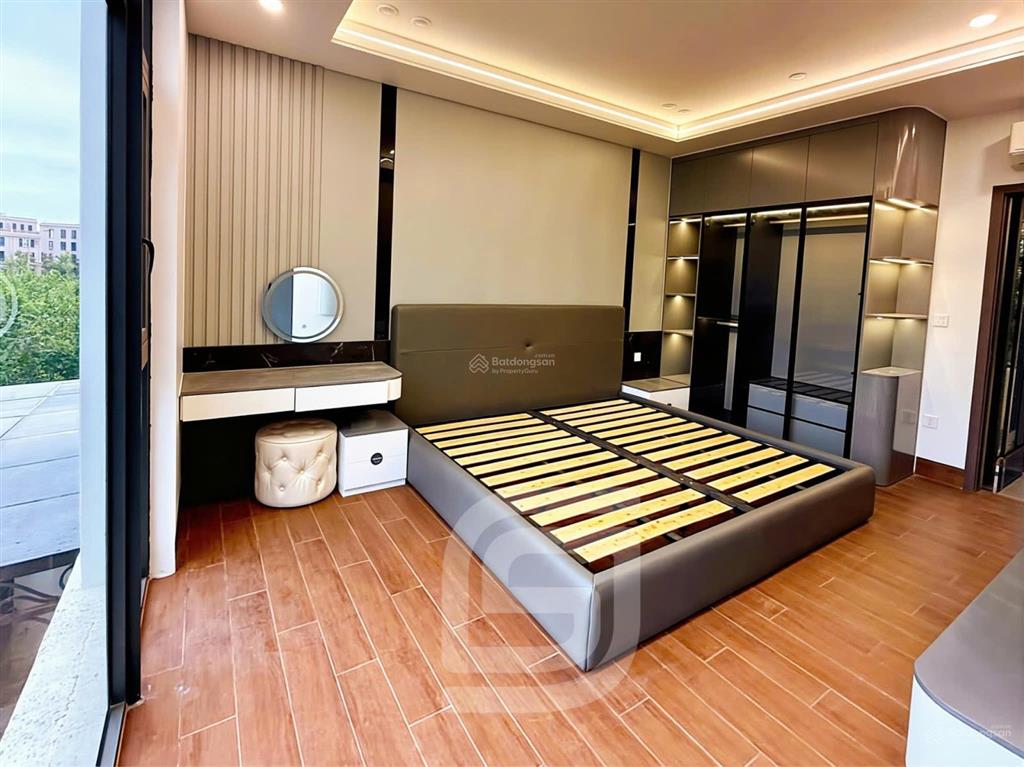 Cho thuê nguyên căn nhà 4 tầng sát vincom  vũ yên. giá thuê 20 triệu/tháng