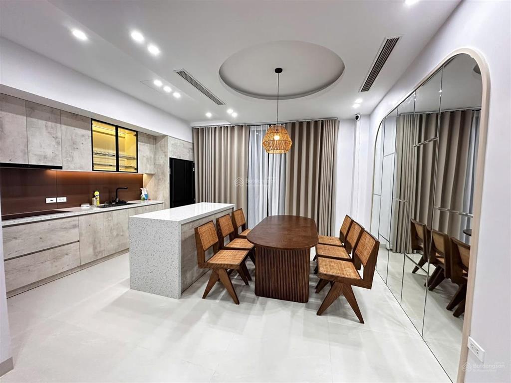 Căn hộ cho thuê  có 3 phòng ngủ nội thất đẹp tại vinhomes vũ yên. giá thuê 30 triệu/tháng