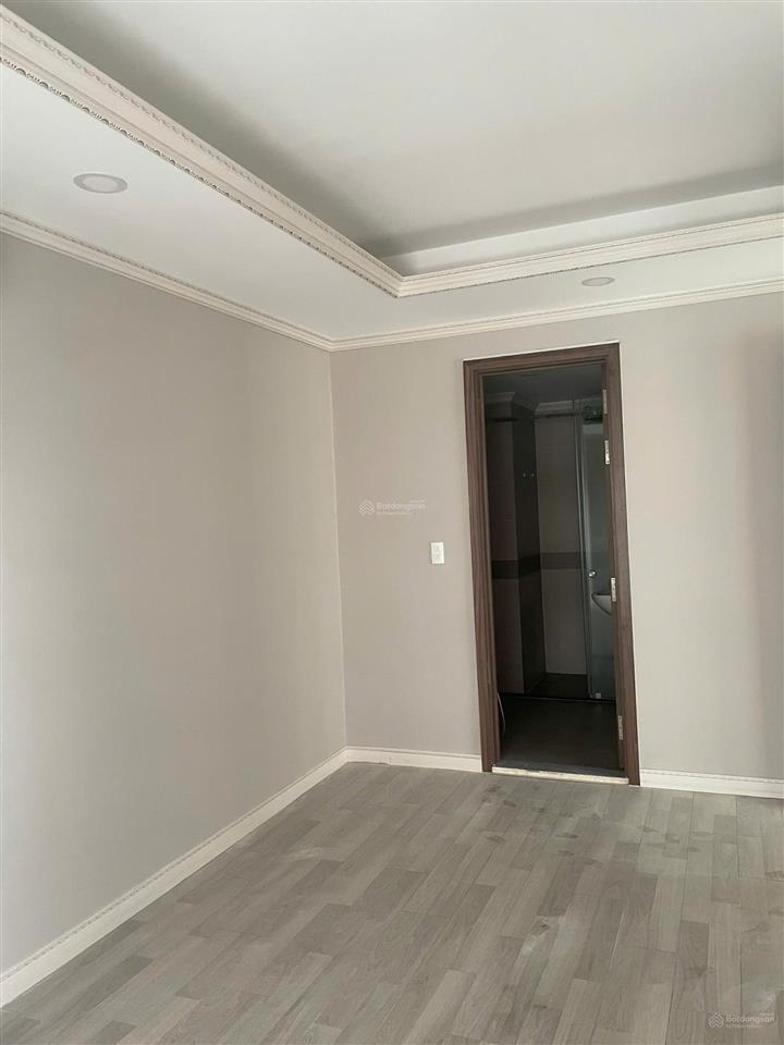 Chính chủ cho thuê căn 3pn 95 m2 chỉ 14tr ở homyland3, căn góc có bancon thoáng mát, như 0934 039 ***