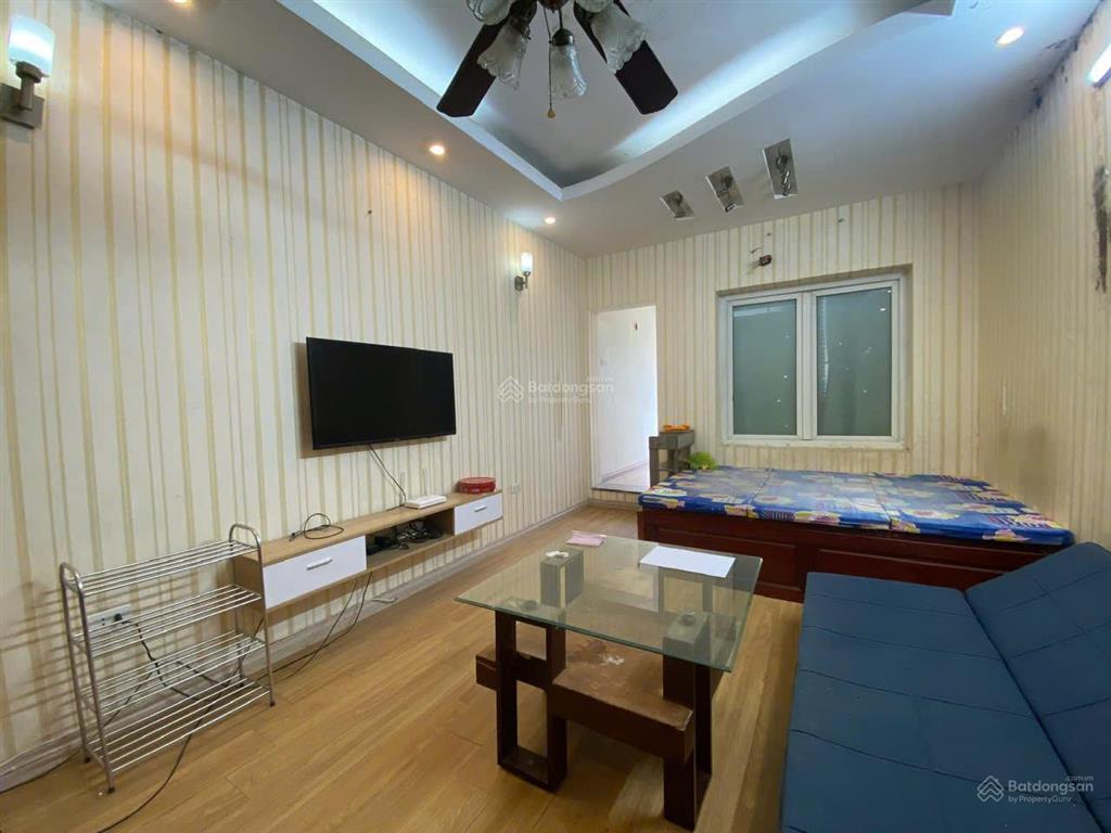Chính chủ cho thuê nhà tập thể khu c9 kim liên giá 6tr,  chính chủ 0973 552 ***