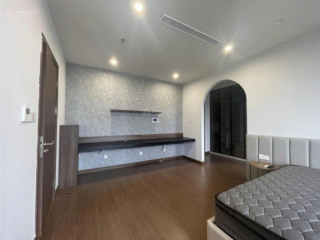Cho thuê the matrix one 3pn 114m2 full nội thất cao cấp, nhà trống vào ở ngay giá tốt