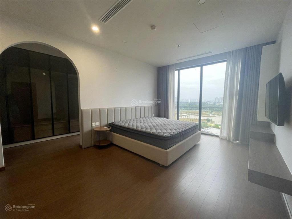 Cho thuê the matrix one 3pn 114m2 full nội thất cao cấp, nhà trống vào ở ngay giá tốt