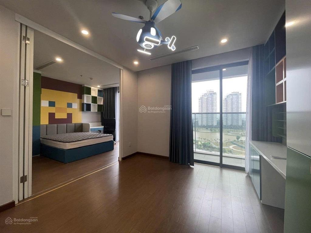 Cho thuê the matrix one 3pn 114m2 full nội thất cao cấp, nhà trống vào ở ngay giá tốt