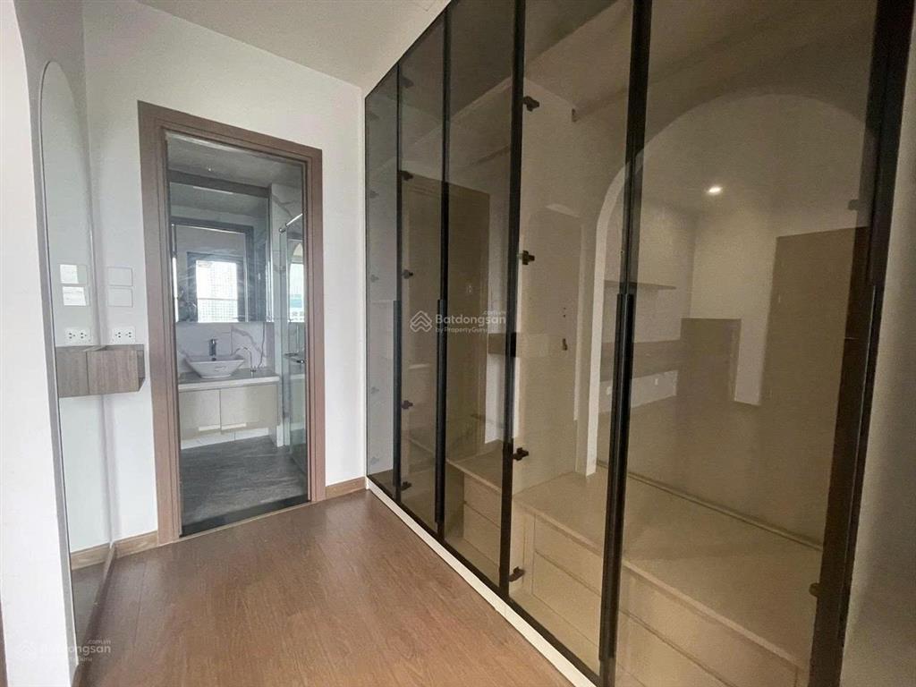 Cho thuê the matrix one 3pn 114m2 full nội thất cao cấp, nhà trống vào ở ngay giá tốt