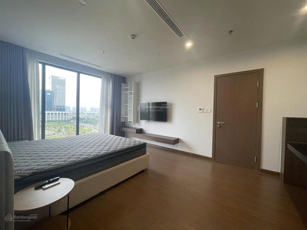 Cho thuê the matrix one 3pn 114m2 full nội thất cao cấp, nhà trống vào ở ngay giá tốt
