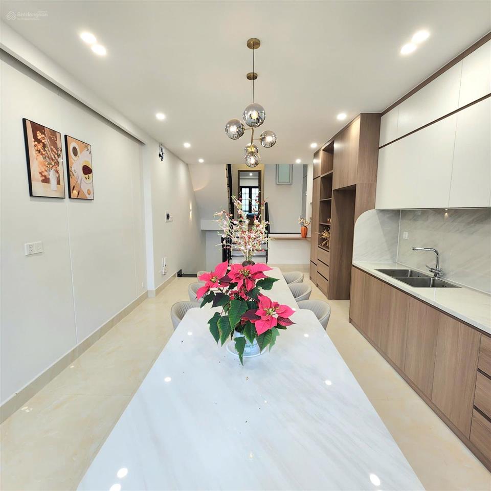 Nhà bán mặt tiền cư xá ngân hàng đường 4f dt 4x19m xây 4 tầng 4x19 4pn