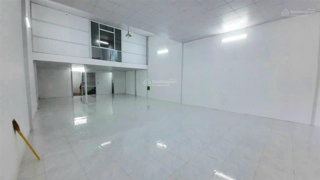 Nhà mặt tiền quận 7 lớn 8 mét x 22m nguyên căn 1130 đối diện trường học và phường phú thuận q7