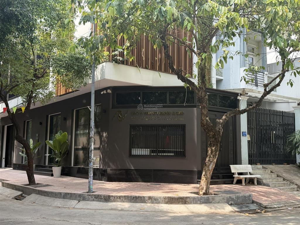 Chính chủ cho thuê mặt bằng góc 2 mặt tuền, làm văn phòng, nhà đẹp như hình. 60m2, 18tr/tháng.