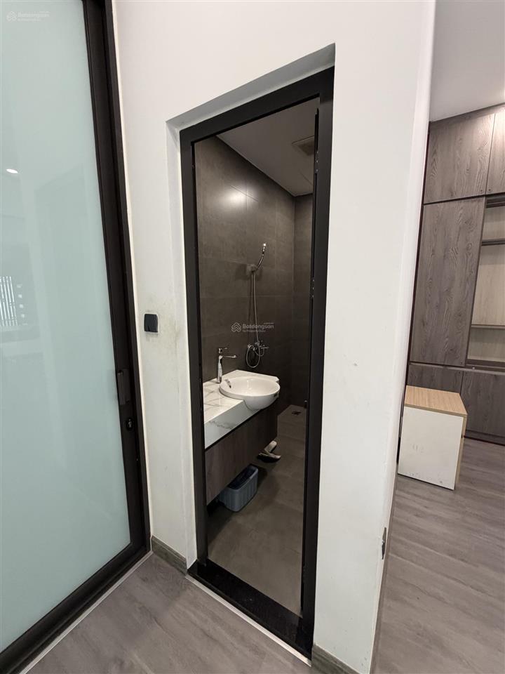 Chính chủ cho thuê mặt bằng góc 2 mặt tuền, làm văn phòng, nhà đẹp như hình. 60m2, 18tr/tháng.