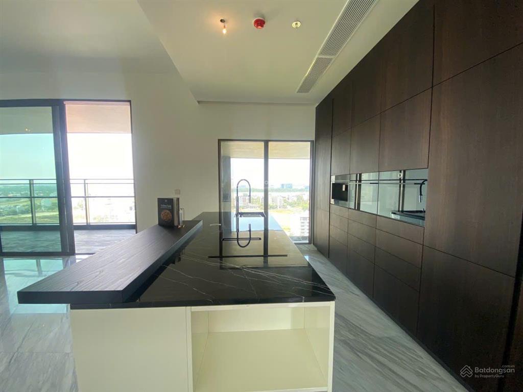 Giá tốt! căn 3pn sân vườn define  dt 221m2, nội thất cơ bản. giá 35 tỷ.  0901 858 *** mr hải