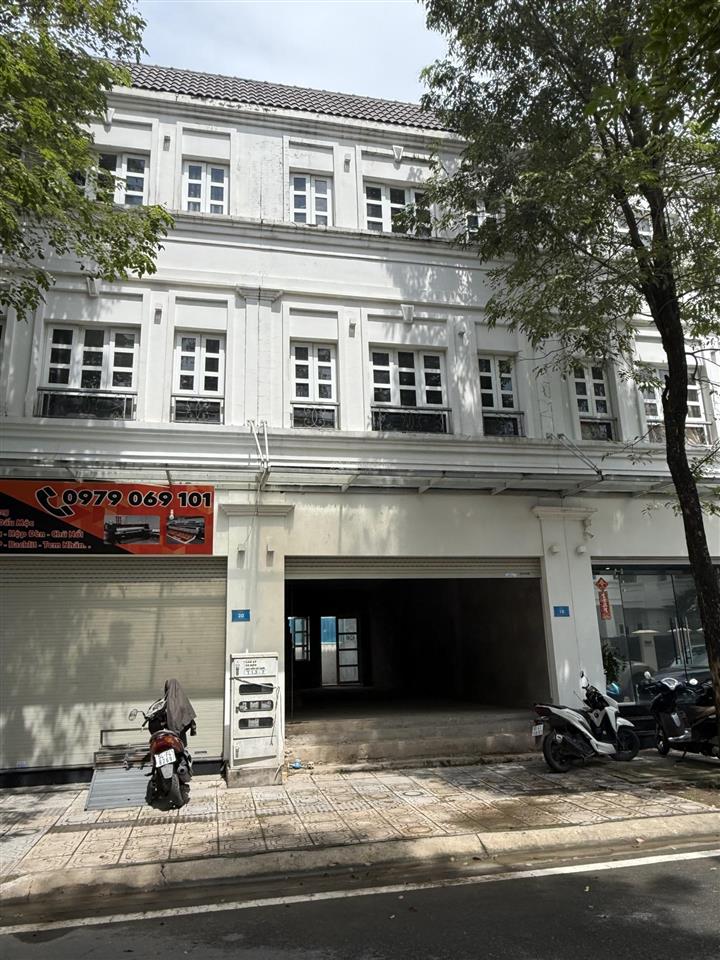 Đang cần tiền gấp giảm giá 300tr cho anh chị đầu tư căn shophouse thăng long home hiệp phước.
