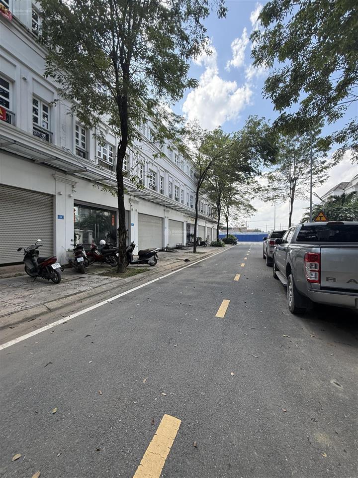 Bán shophouse thăng long home hiệp phước sổ đỏ chính chủ 222,7m², hướng đông nam mát mẻ vị trí đẹp.