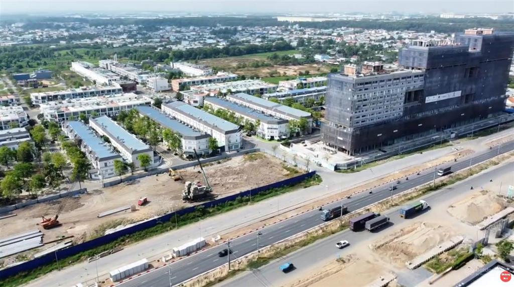 Bán shophouse thăng long home hiệp phước sổ đỏ chính chủ 222,7m², hướng đông nam mát mẻ vị trí đẹp.