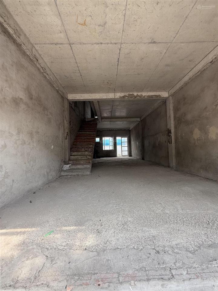 Bán shophouse thăng long home hiệp phước sổ đỏ chính chủ 222,7m², hướng đông nam mát mẻ vị trí đẹp.