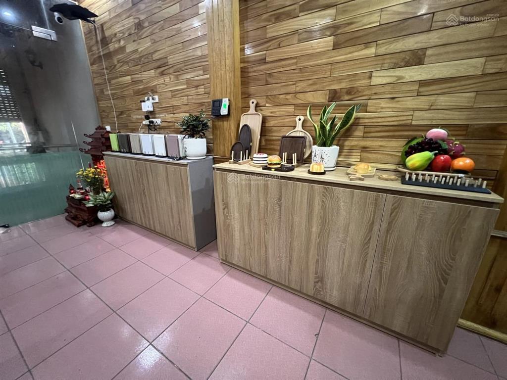 Cho thuê nhà 5 tầng ngõ 1 đồng me