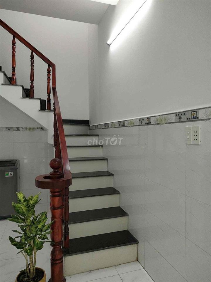 Bán nhà 1 trệt 1 lầu, 2 PN, 2 WC, 3.5x7m gần khu công nghiệp Xuyên Á