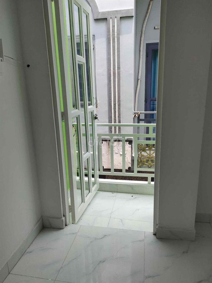 Bán nhà 1 trệt 1 lầu, 2 PN, 2 WC, 3.5x7m gần khu công nghiệp Xuyên Á