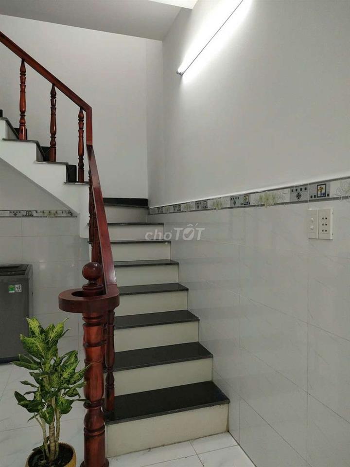 Bán nhà 1 trệt 1 lầu gần khu công nghiệp Xuyên Á, ngã ba Mỹ Hạnh