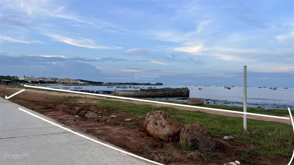 786m2 mặt tiền biển đảo phú quý. 2 mặt tiền cực đẹp phù hợp kd dịch vụ du lịch biển