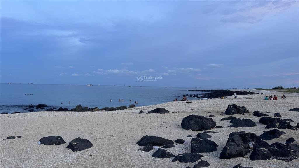 786m2 mặt tiền biển đảo phú quý. 2 mặt tiền cực đẹp phù hợp kd dịch vụ du lịch biển