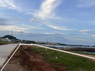 Mt đảo phú quý mặt biển dài 65m  mặt đường nhựa 75m. 2 mặt tiền đẹp hiếm! dt 786m2