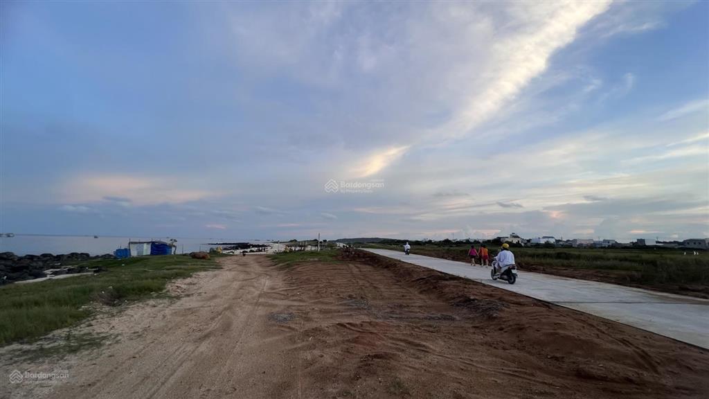 786m2 mặt tiền biển đảo phú quý. 2 mặt tiền cực đẹp phù hợp kd dịch vụ du lịch biển