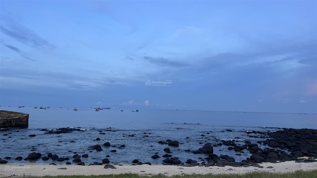 786m2 mặt tiền biển đảo phú quý. 2 mặt tiền cực đẹp phù hợp kd dịch vụ du lịch biển