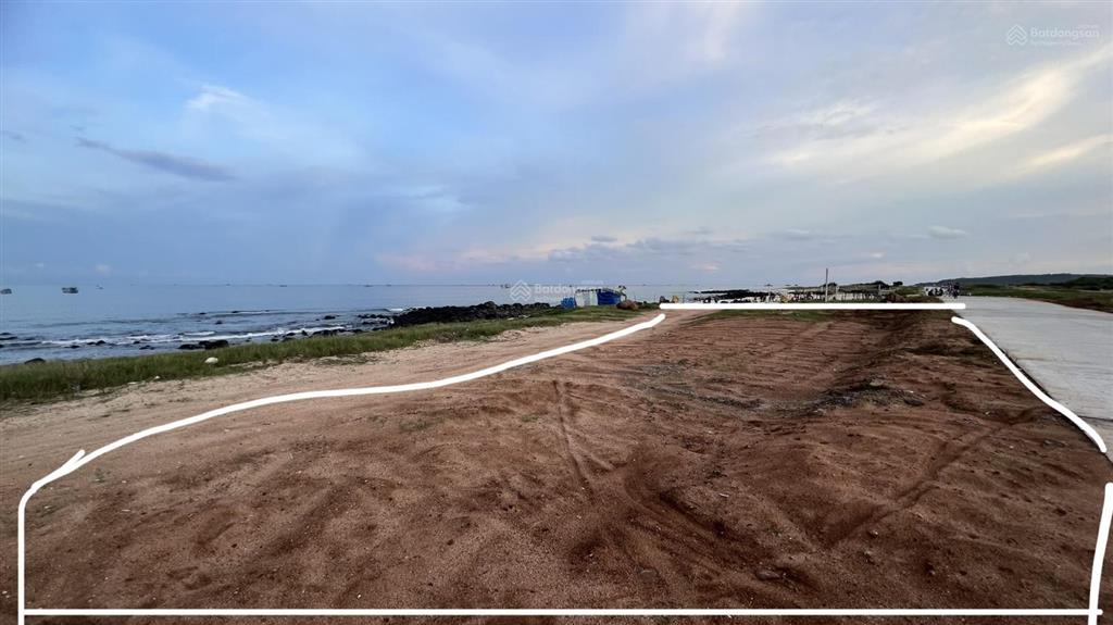 786m2 mặt tiền biển đảo phú quý. 2 mặt tiền cực đẹp phù hợp kd dịch vụ du lịch biển