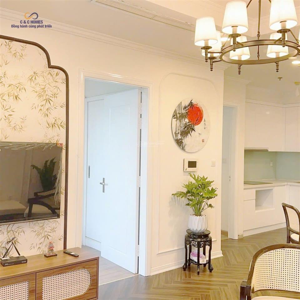 Chính chủ bán căn 2pn nội thất đẹp tại chung cư udic 122 vĩnh tuy chỉ 5 tỷ hơn.  0914 390 ***