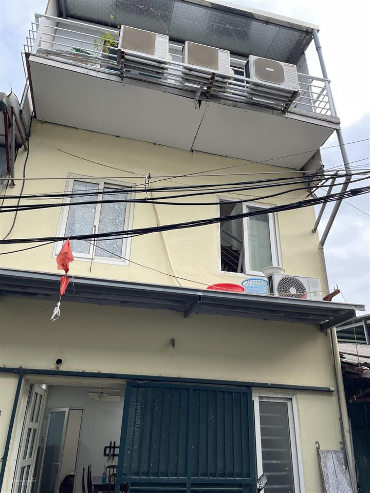 Nhà ở 3 tầng x 45 m2, 5 phòng ngủ ô tô đỗ cửa đường 5m tại âu cơ tây hồ hà nội