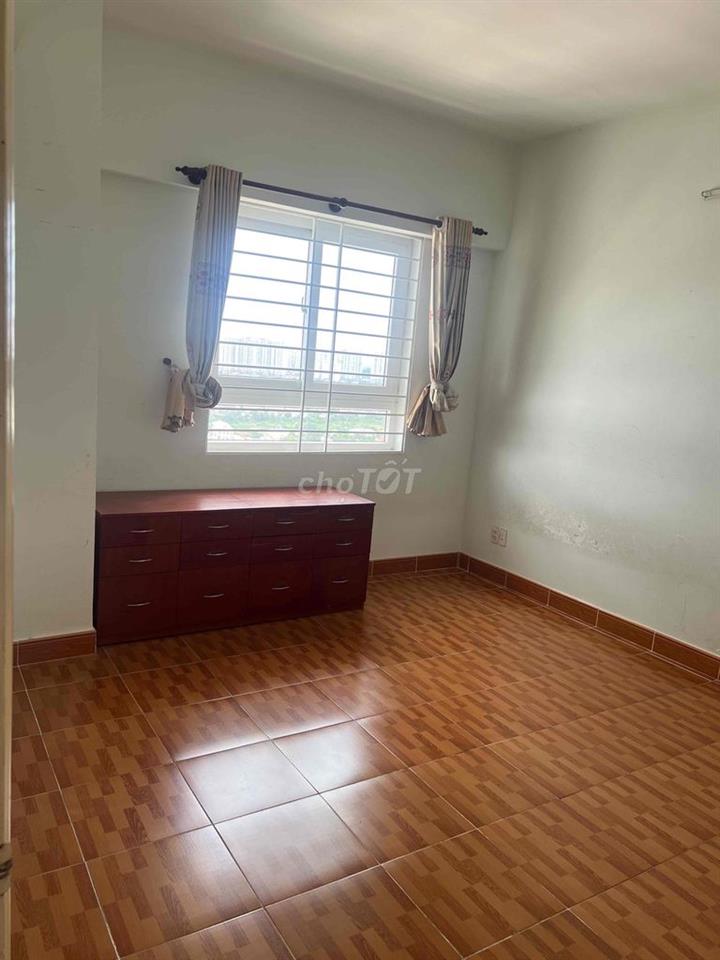 cho thuê căn hộ 2pn 1wc nội thất cơ bản vew biển xem bắn pháo hoa